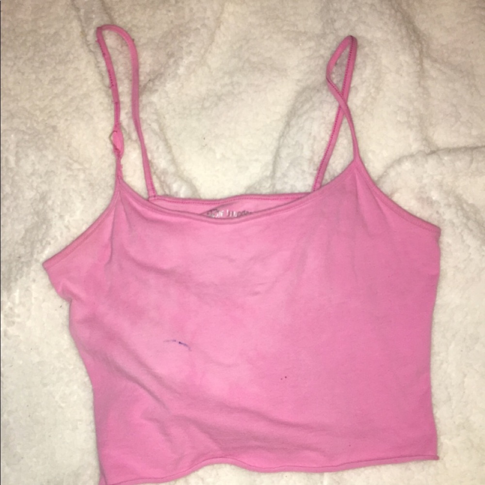 pink tank top